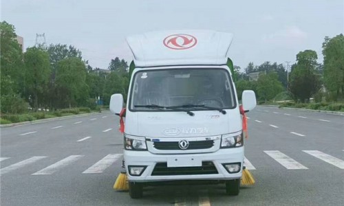 東風(fēng)途逸掃路車(chē) 