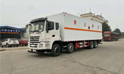 東風錦程9.5米3類易燃液體廂式運輸車 