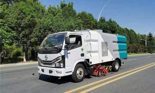 5立方東風(fēng)多利卡洗掃車(chē) 